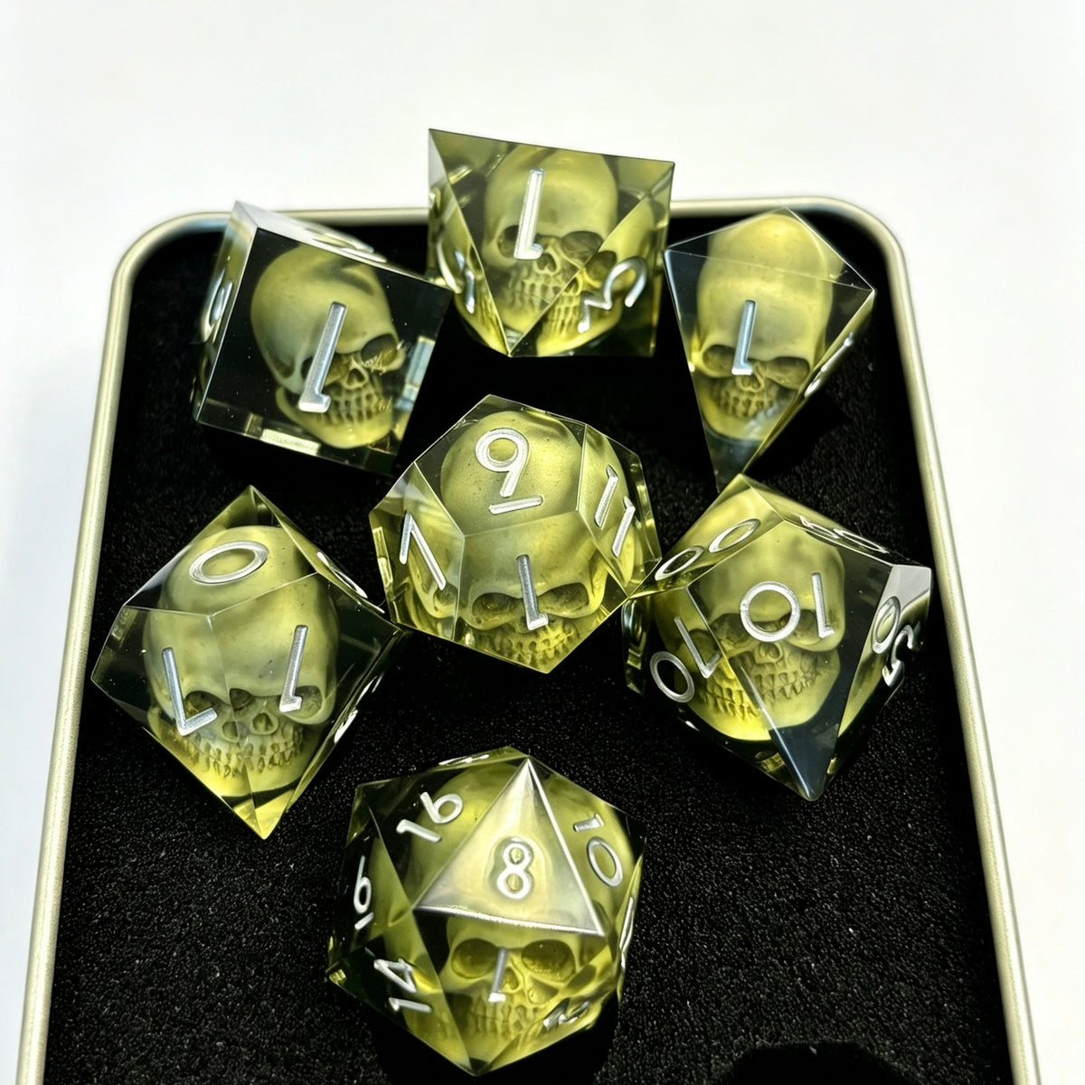 Skull Resin Dice Set, DND Polyhedral Dice for Tabletop RPG Games, Cool Skull Dice Gift