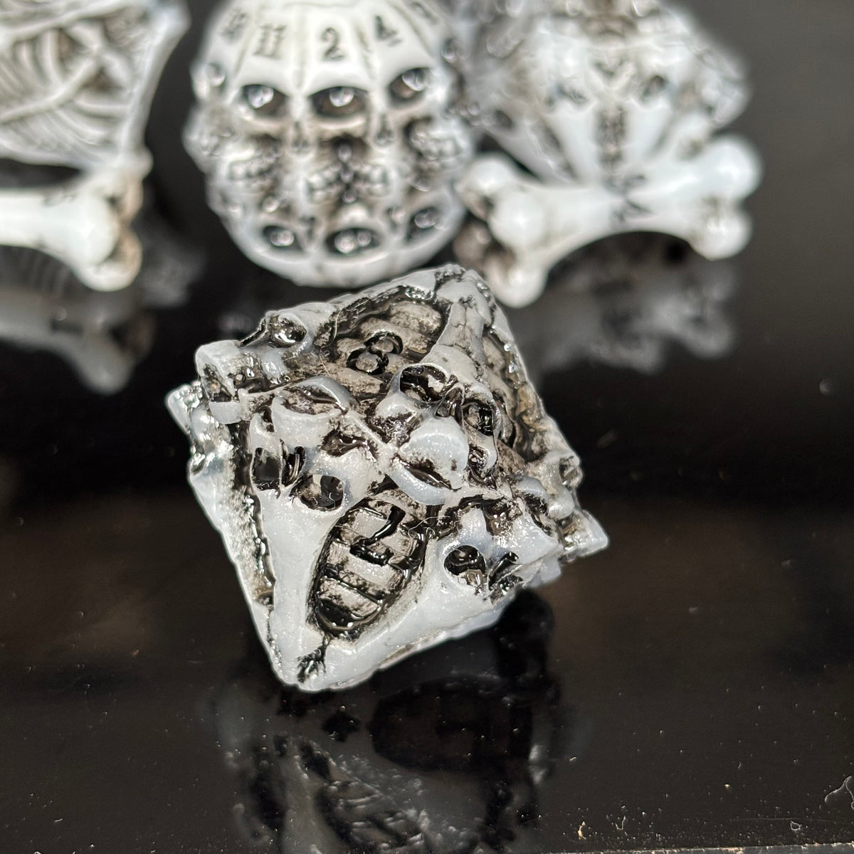 Skull Skeleton Resin Polyhedral Dice Set, Hand Carved Dice for Tabletop RPG Games